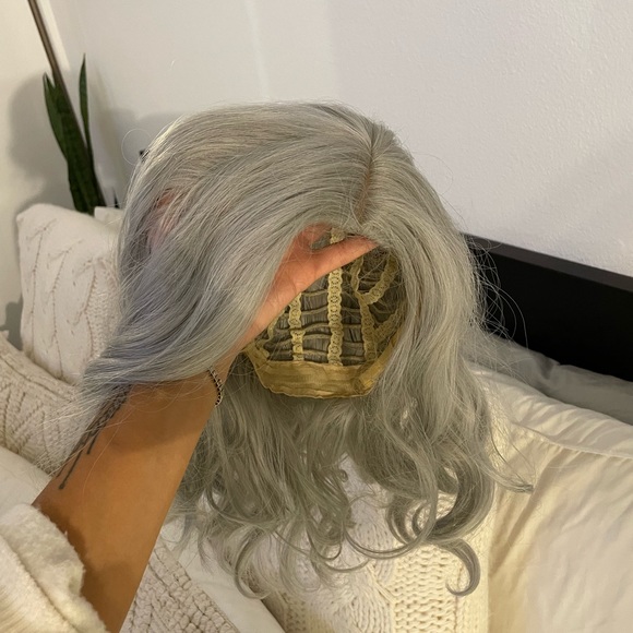 ‼️SALE‼️ NWT Silver wig ✨ - Picture 14 of 14